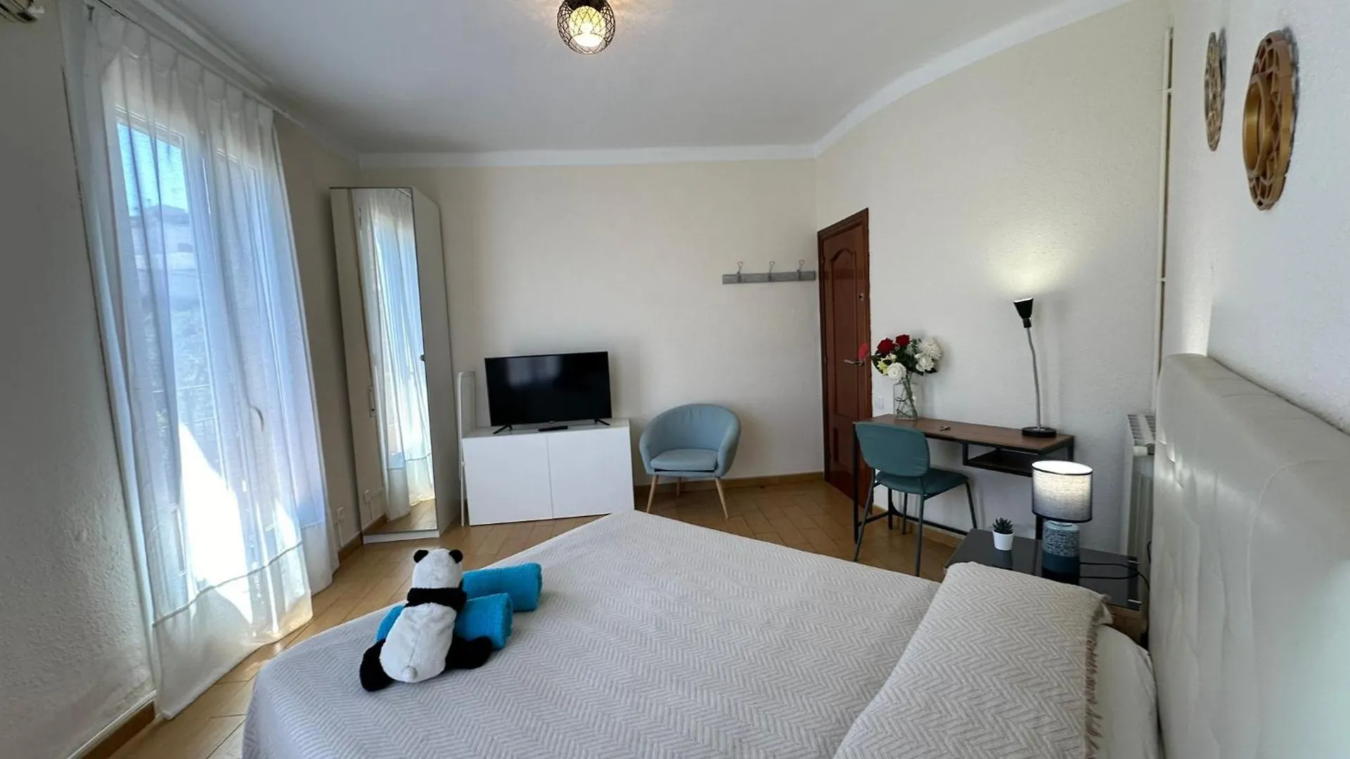 Bed & Breakfast Alojamiento Nuevo Valenci Barcelona Spain