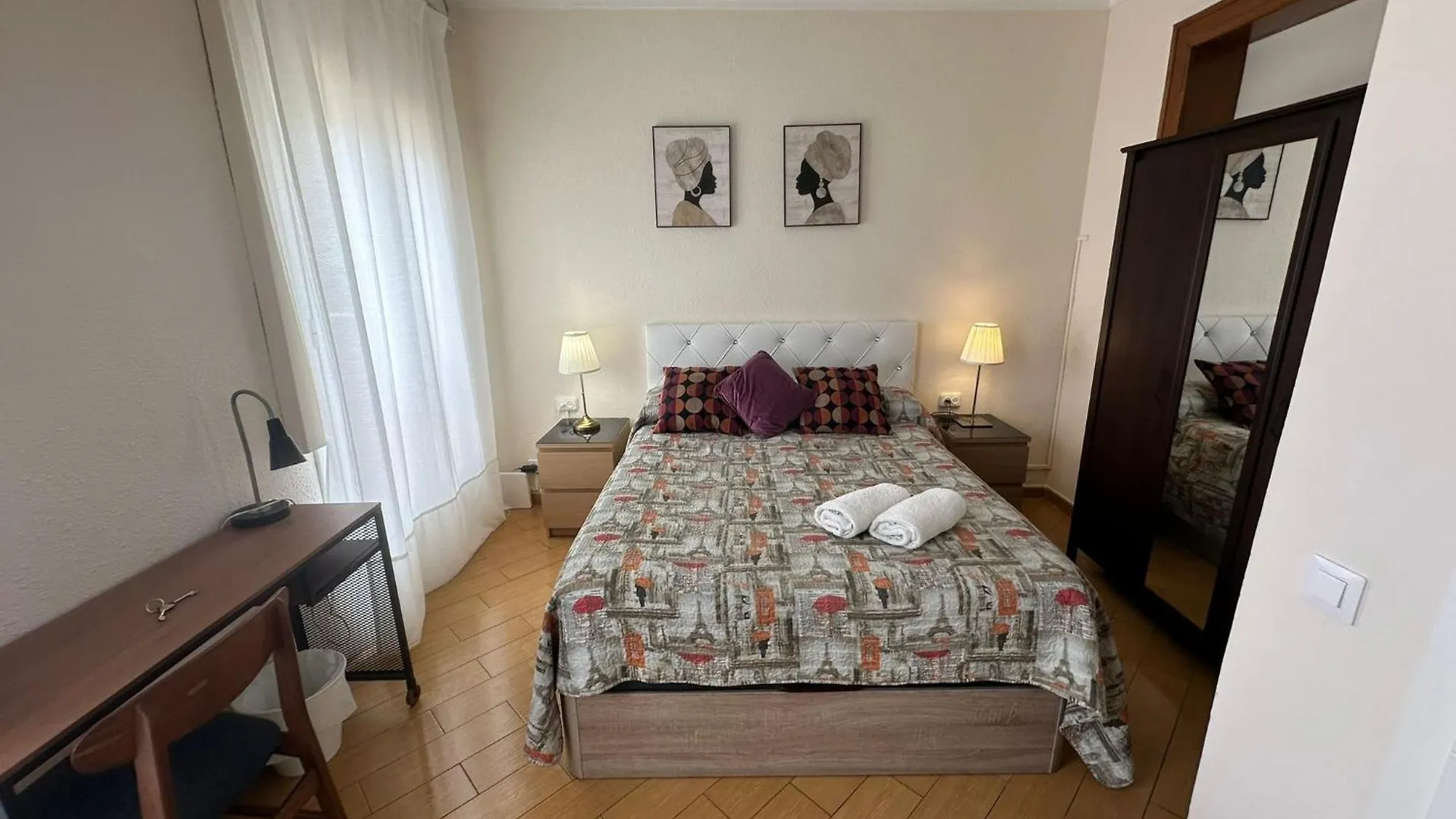 Alojamiento Nuevo Valenci Barcelona Spain