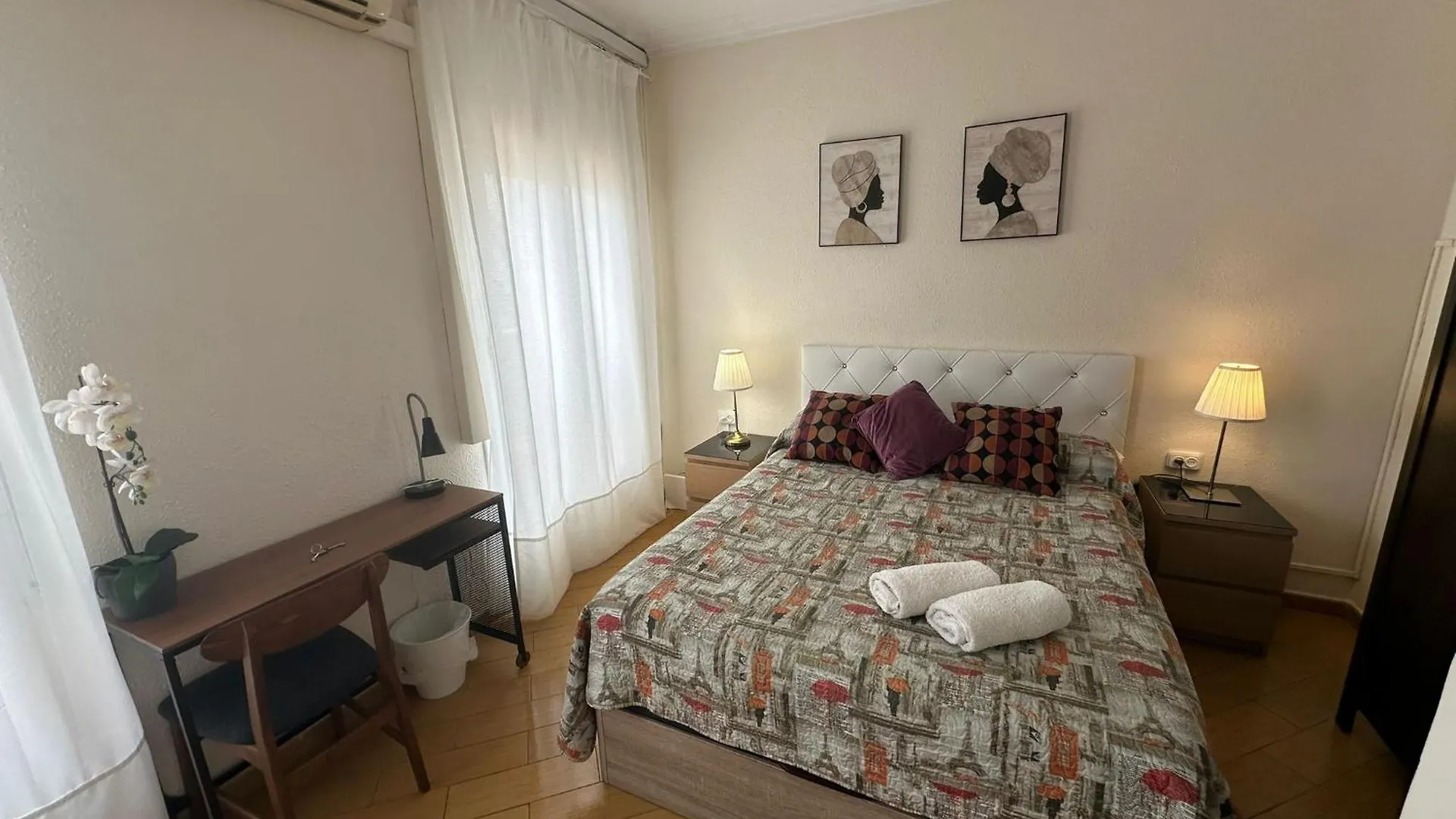 Alojamiento Nuevo Valenci Barcelona 0*,