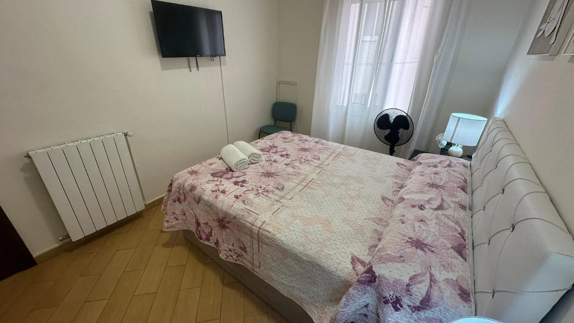Alojamiento Nuevo Valenci Barcelona Bed & Breakfast